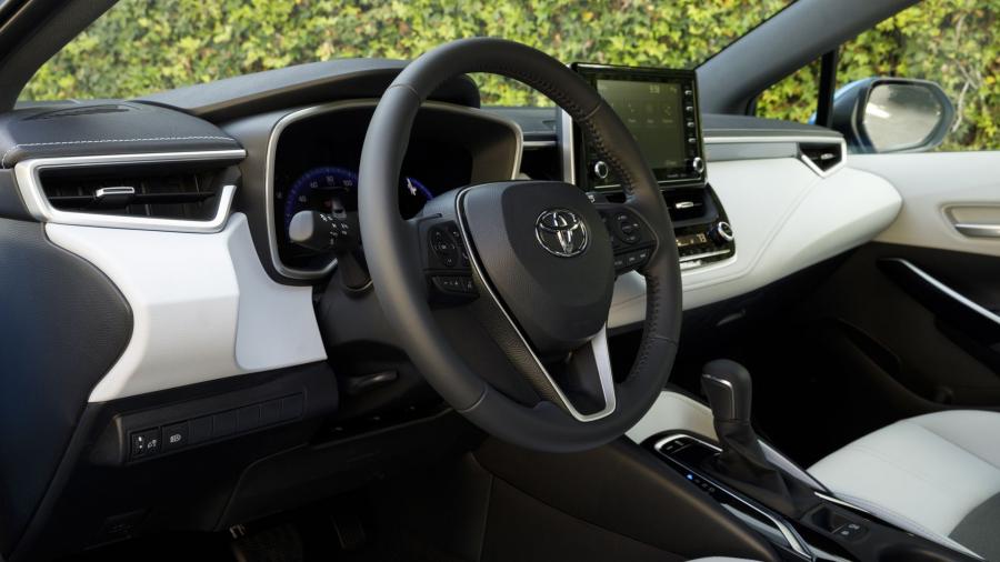 Интерьер Toyota Corolla XSE Hatchback 2018 года  (NA) (фото 64 из 88)
